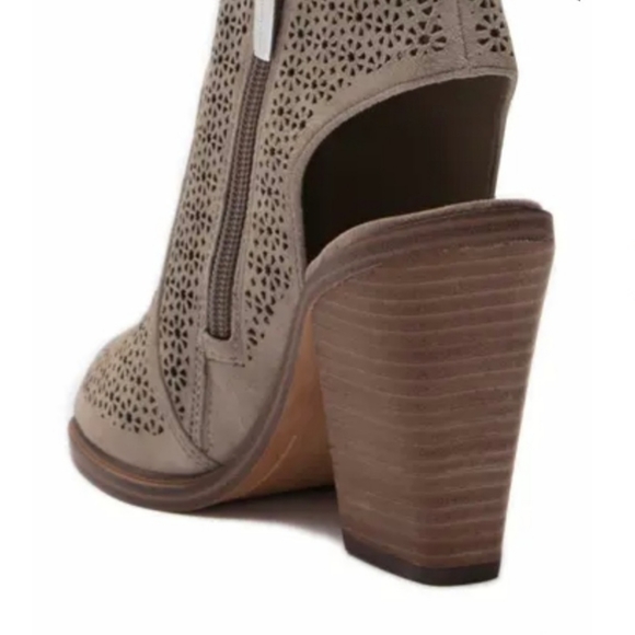 Vince camuto sandal - Picture 2 of 4